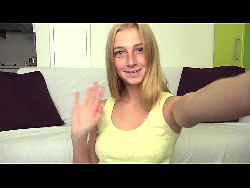 ❤️ Wenn ich gelangweilt bin, masturbiere ich faul meine rosa Muschi ❤ Porn video bei uns ﹏