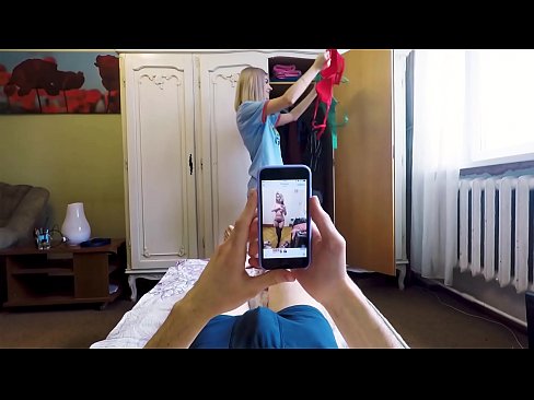 ❤️ Stiefschwester bringt ihren Bruder zum Wichsen, kurz bevor Mama nach Hause kommt ❤ Porn video bei uns ﹏
