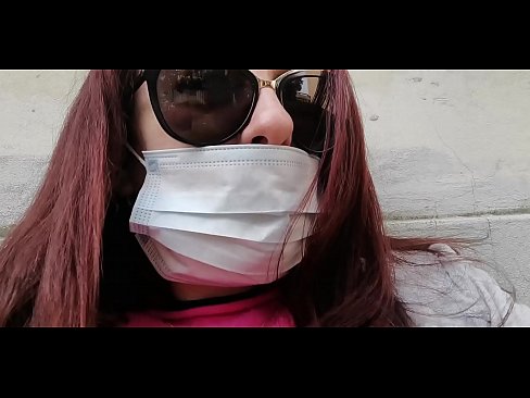 ❤️ Nicoletta rächt sich an ihrem Nachbarn und pinkelt in seine Garage (Special Covid19 Italian Quarantine) ❤ Porn video bei uns ﹏