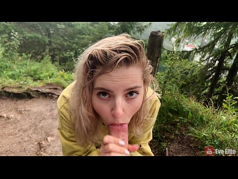 ❤️ Mädchen schluckt Sperma nach einem öffentlichen Blowjob - Eva Elfi ❤ Porn video bei uns ﹏